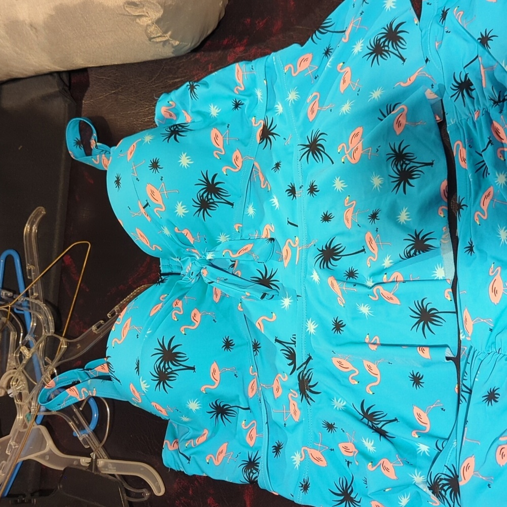 EUC adorable teal flamingo and palm tree tankini